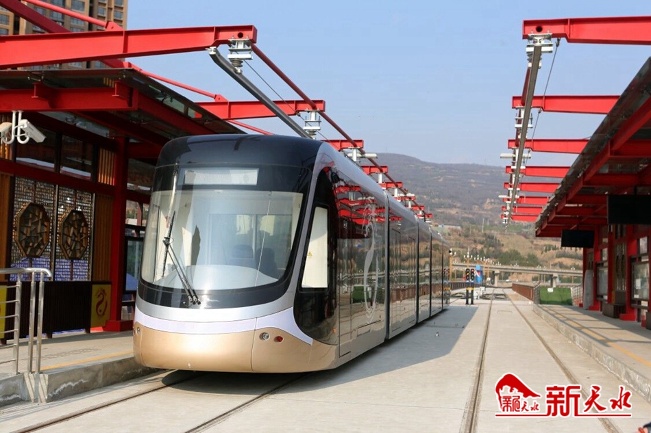 王銳調研有軌電車示范線一期工程、工業(yè)博物館等項目建設情況