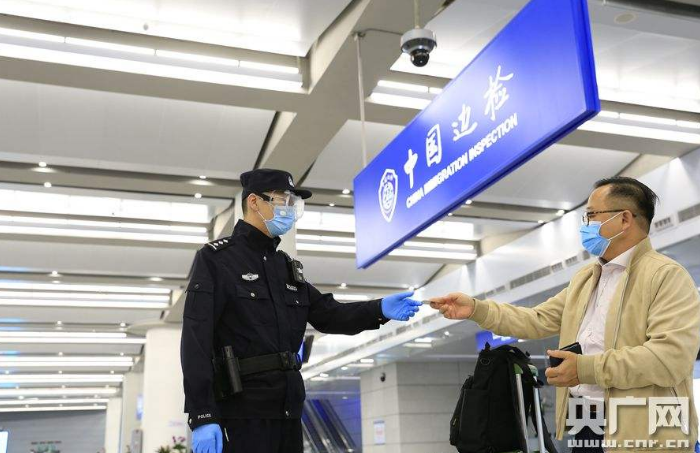 蘭州海關實施“三個三”監(jiān)測措施 嚴防境外疫情輸入