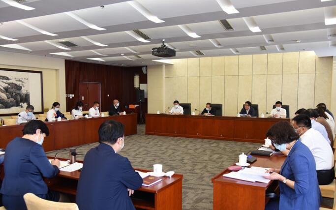 【兩會快訊】甘肅代表團(tuán)分組審議全國人大常委會工作報(bào)告，林鐸參加第一小組會議并發(fā)言