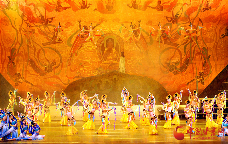 8月8日晚，《絲路花雨》《大夢敦煌》首次同臺亮相蘭州