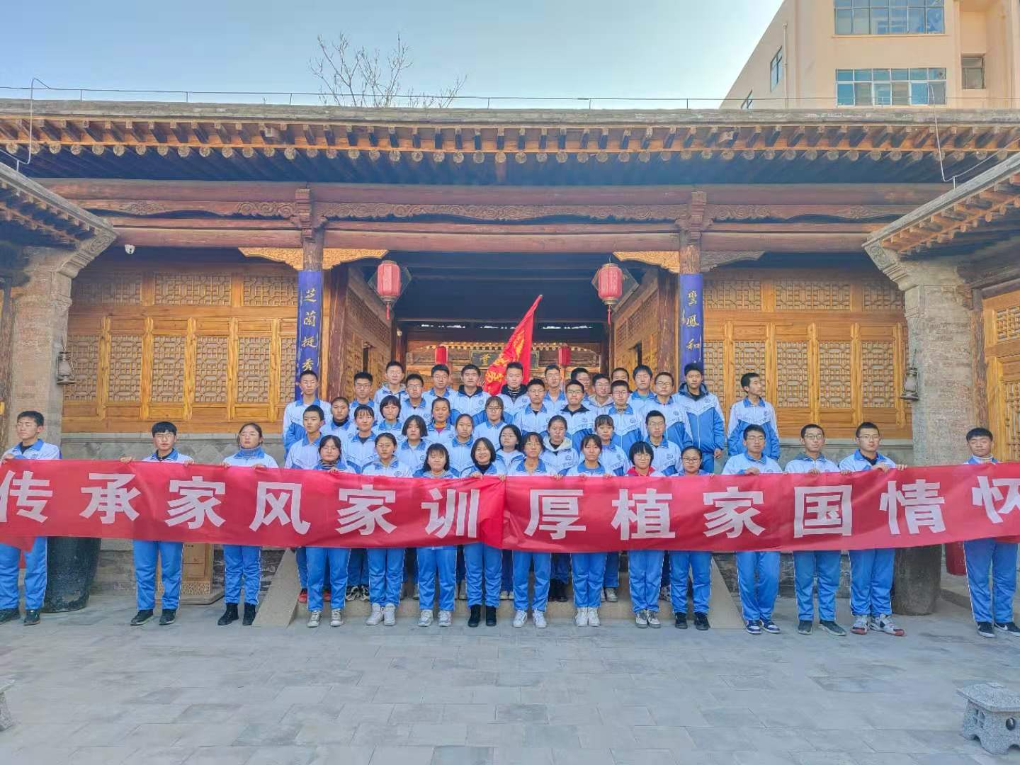 武威學(xué)子走進博物館 靜止的文物對話少年的心