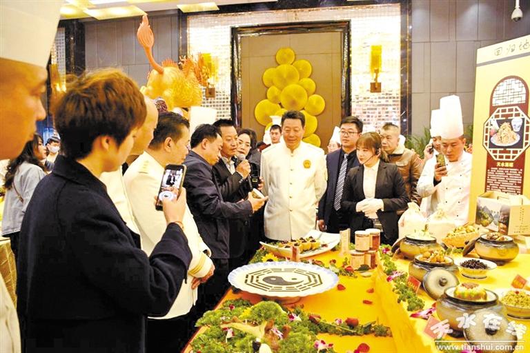 隴菜藝術(shù)盛典聚焦隴菜經(jīng)濟(jì)新成就——中國(guó)烹飪大師、甘肅省隴菜協(xié)會(huì)會(huì)長(zhǎng)趙長(zhǎng)安專(zhuān)訪