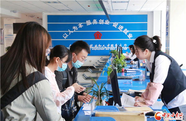 【百年風(fēng)華 奮進甘肅·黨員風(fēng)采】趙亮夫：投身人社扶貧 助民增收致富