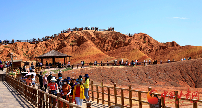 端午假期張掖共接待游客87.05萬(wàn)人次，實(shí)現(xiàn)旅游收入4.64億元