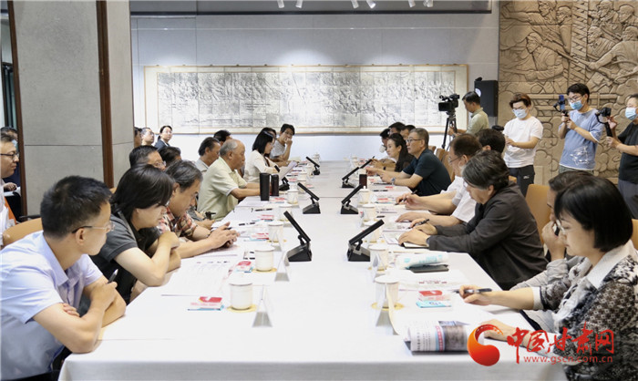 《解放蘭州》大型浮雕展暨創(chuàng)作座談會(huì)在西北師大舉行