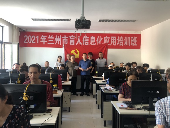 維權(quán)處黨支部開展“法律宣傳進(jìn)學(xué)?！敝驹刚叻?wù)活動(dòng)