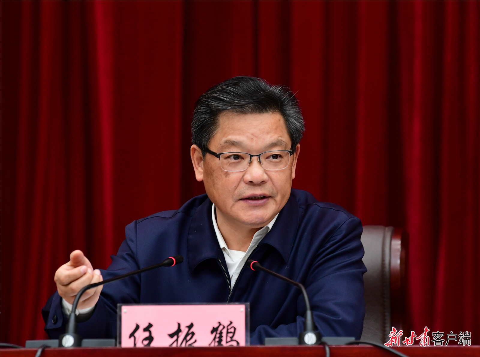 任振鶴在全省新型城鎮(zhèn)化工作推進(jìn)會(huì)議上強(qiáng)調(diào)：凝心聚力抓落實(shí)、蹄疾步穩(wěn)向前進(jìn)，奮力推進(jìn)新型城鎮(zhèn)化建設(shè)再上新臺(tái)階