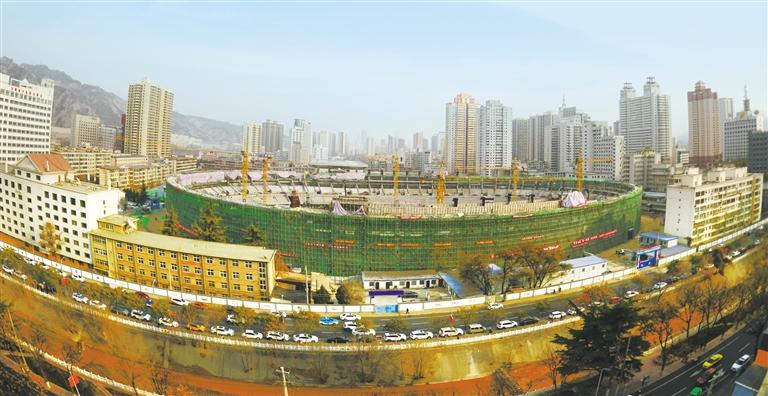 蘭州市七里河體育場(chǎng)主體封頂，預(yù)計(jì)明年7月交付使用