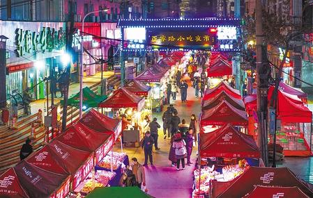蘭州市城關(guān)區(qū)正寧路小吃夜市、南關(guān)民族風(fēng)味一條街恢復(fù)營業(yè)