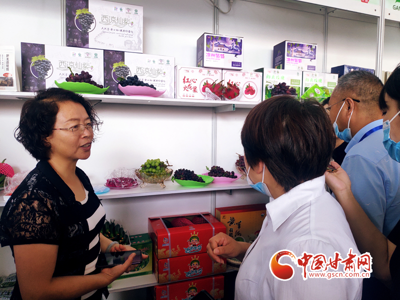 勞動(dòng)者入職時(shí)要交保證金？法院：用人單位全額退還