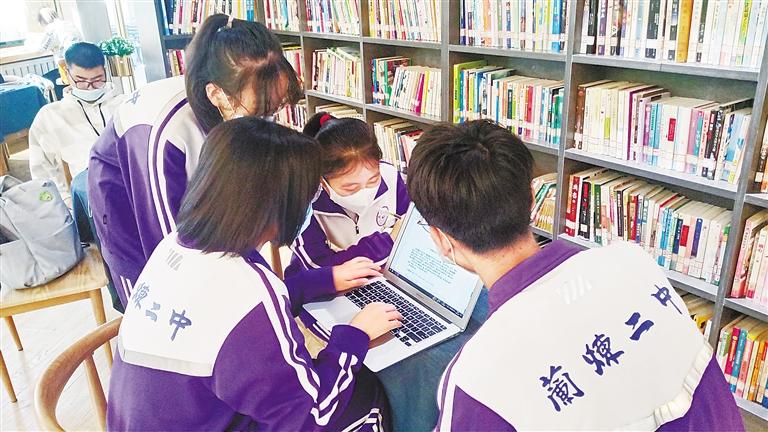 歷時(shí)1年創(chuàng)作14.5萬(wàn)字歷史人物小說《汴京憶》 蘭州這6名高中生超棒