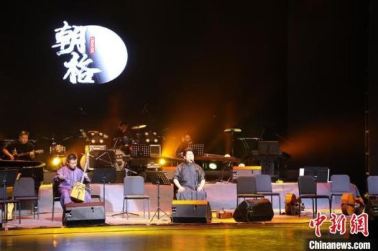 圖為甘肅本土原生態(tài)樂隊“朝格組合”在蘭州演出。(資料圖) 受訪人供圖