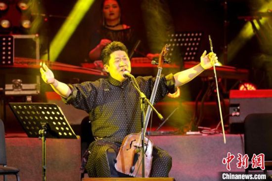 圖為樂隊主創(chuàng)巴依勒格。(資料圖) 受訪者供圖