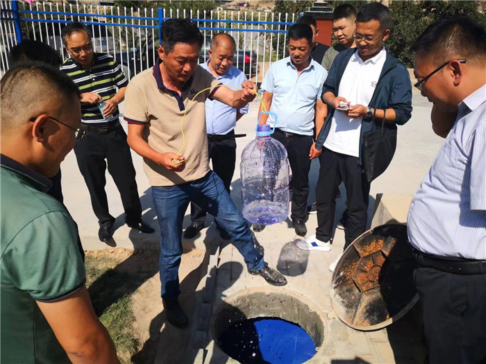 城關(guān)區(qū)作風建設(shè)督察組赴青白石污水處理站，檢查污水采樣情況。.jpg