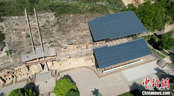 圖為航拍視角下的北石窟寺?！“瑧c龍 攝